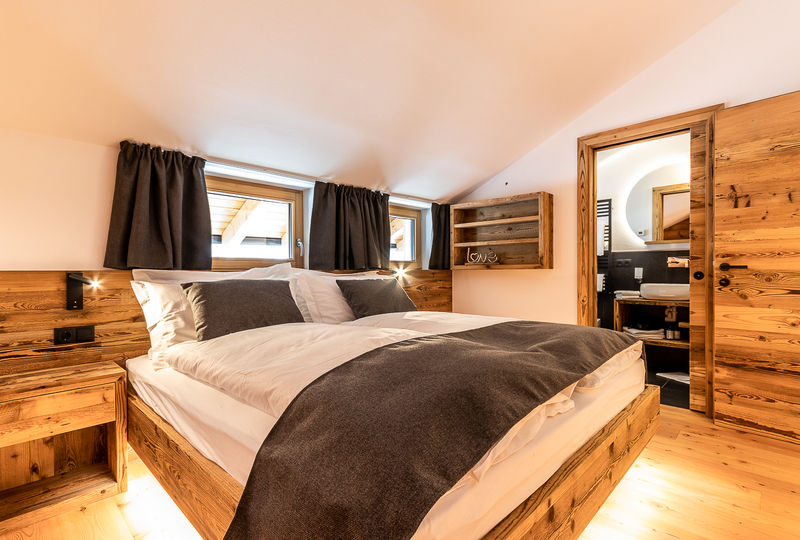 Hauptschlafzimmer (mit Badezimmer)